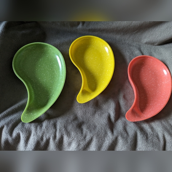 Vintage Teardrop Shaped Speckled Malamine Snack Dish Set by West Bend - Picture 3 of 8